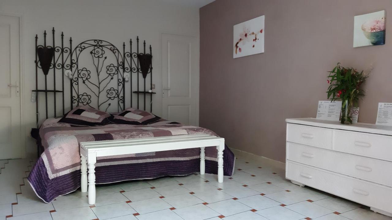 Mas Des Cigognes Bed & Breakfast Le Thor Exterior photo