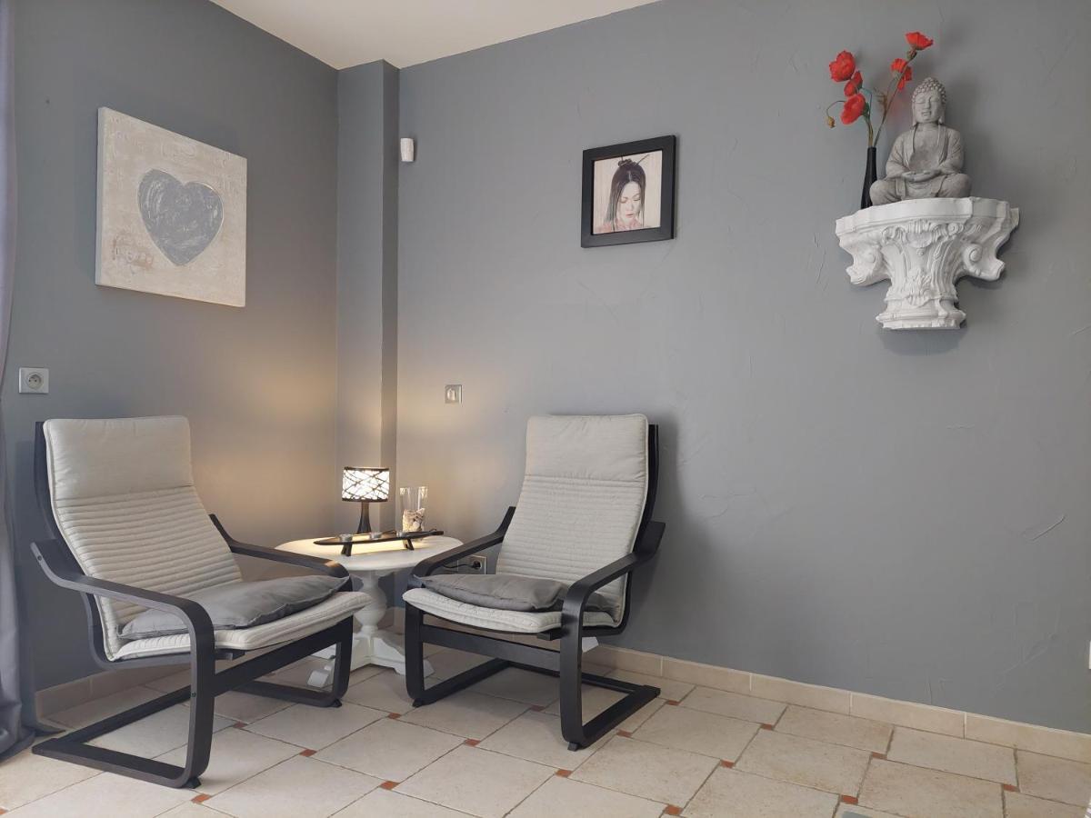 Mas Des Cigognes Bed & Breakfast Le Thor Exterior photo