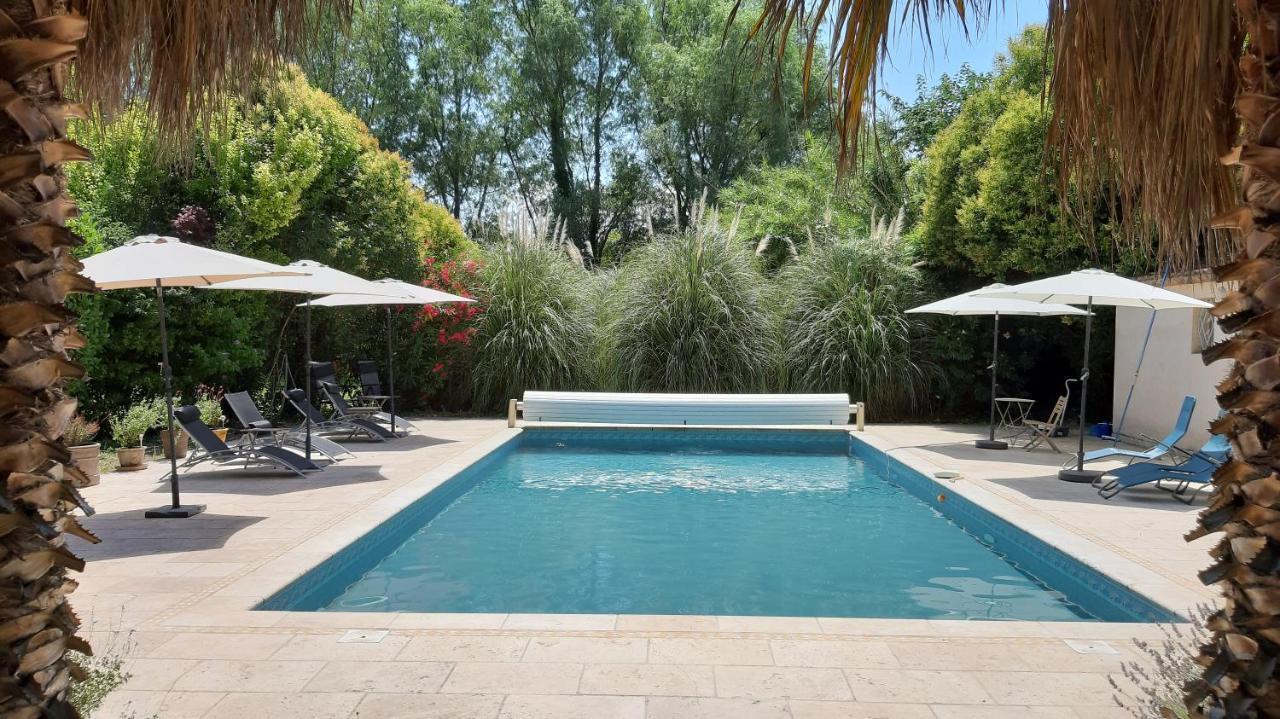 Mas Des Cigognes Bed & Breakfast Le Thor Exterior photo