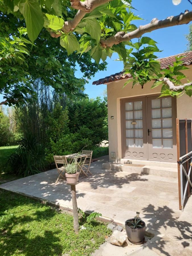 Mas Des Cigognes Bed & Breakfast Le Thor Exterior photo