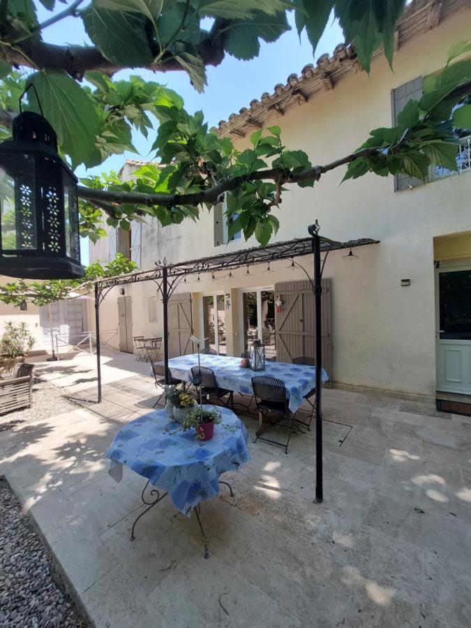 Mas Des Cigognes Bed & Breakfast Le Thor Exterior photo
