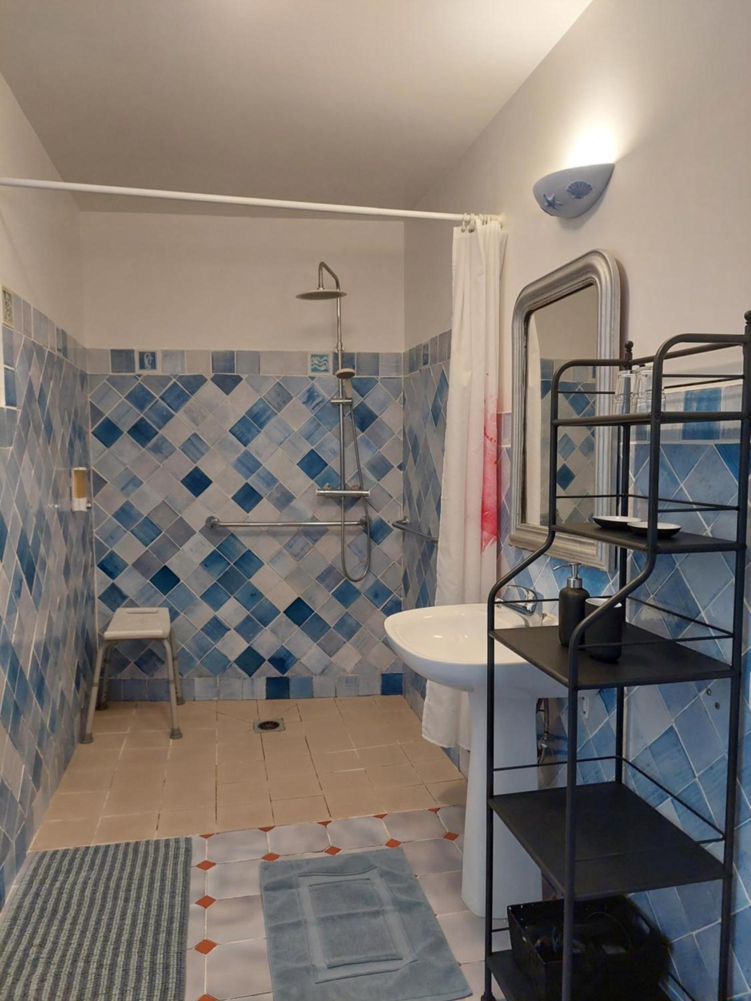 Mas Des Cigognes Bed & Breakfast Le Thor Exterior photo