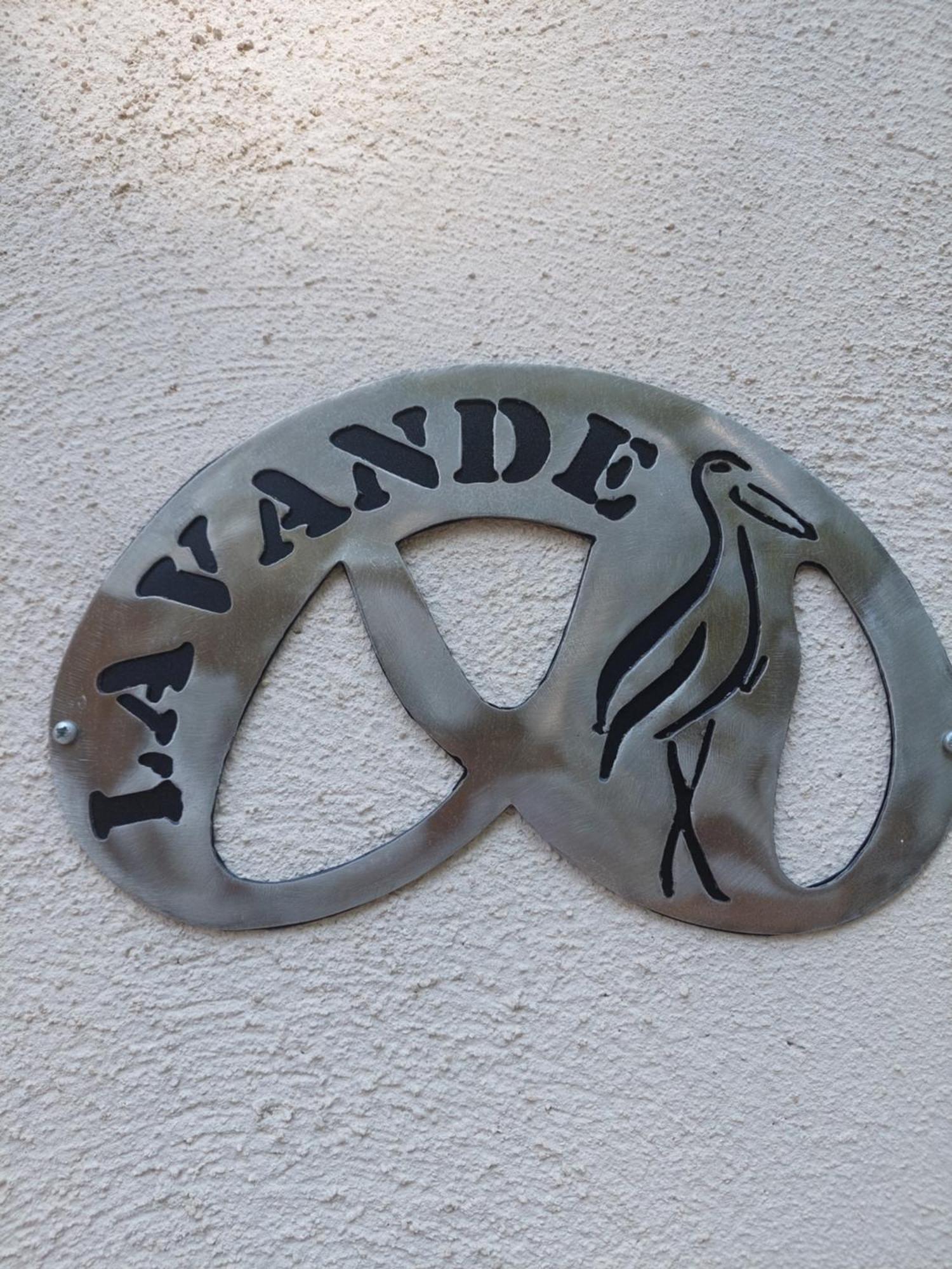 Mas Des Cigognes Bed & Breakfast Le Thor Room photo