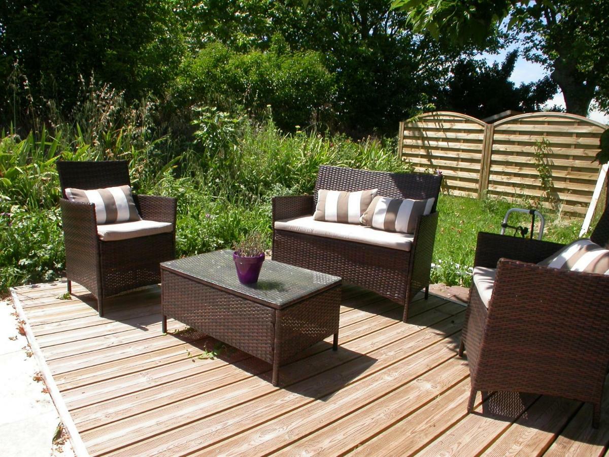 Mas Des Cigognes Bed & Breakfast Le Thor Exterior photo
