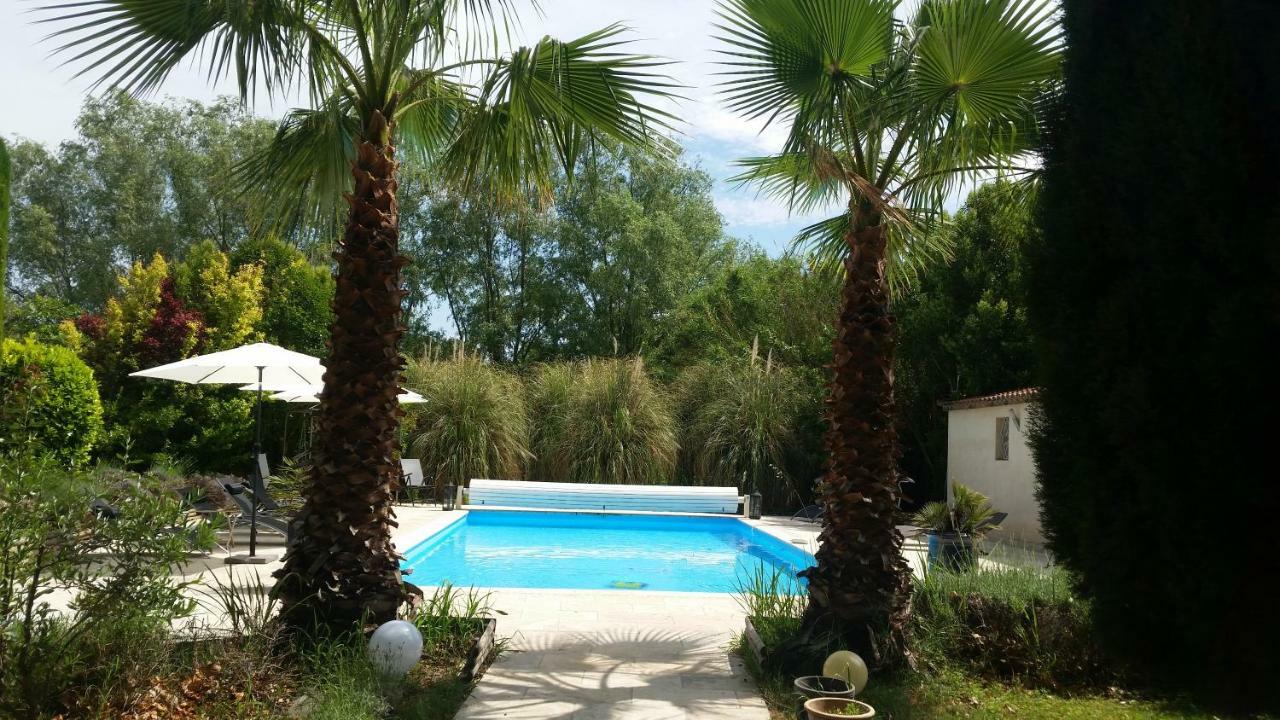 Mas Des Cigognes Bed & Breakfast Le Thor Exterior photo